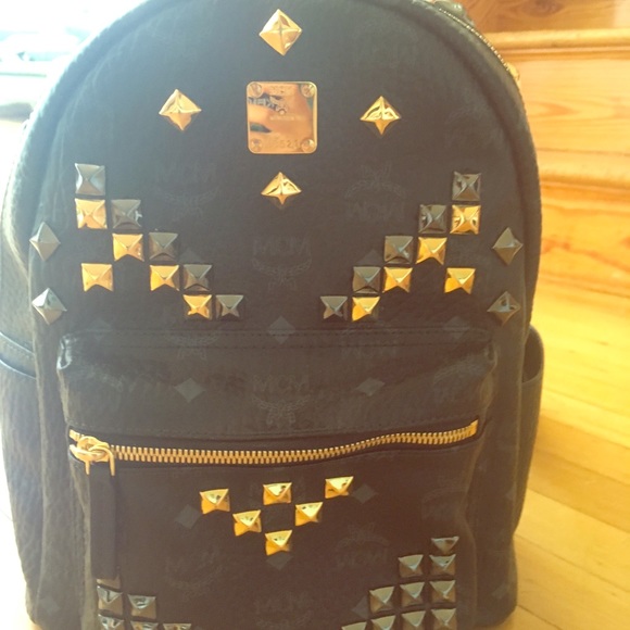 MCM stark medium backpack main image 7
